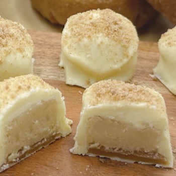 Apple Cider Donut Truffle (16 Pieces)