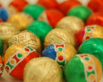Milk Chocolate Foiled Balls 1 lb.